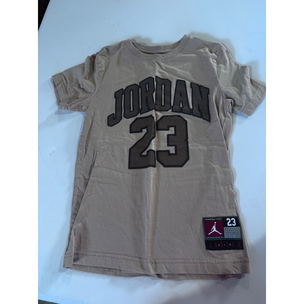 Jordan 23 Boys Tan Khaki Graphic T-Shirt Size M 10-12 Collegiate Athletic Tee